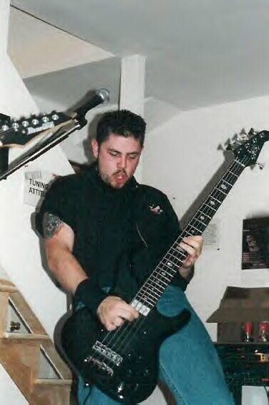 electric_guitar_rotate_md_blk.gif